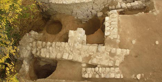 Castrum Carolingi Besalu?